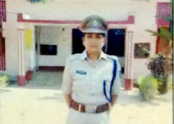 ବନ୍ଧୁକ ଦେଖାଇ ପତ୍ନୀଙ୍କୁ ଦୁଷ୍କର୍ମ କଲେ ଦୁର୍ଦ୍ଦାନ୍ତ ଅପରାଧୀ , ଅଭିଯୋଗ ର ୪ଦିନ ପରେ ମଧ୍ୟ ପୋଲିସର ହାତ ଖାଲି