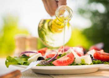 ୧୫ % ଯାଏଁ ଖସିଲା ତେଲ ଦର ।