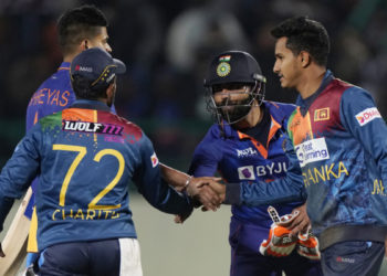 ଭାରତର ଧୂଆଁଧାର ବ୍ୟାଟିଂ ।ଆତ୍ମସପର୍ମଣ କଲା ଶ୍ରୀଲଙ୍କା