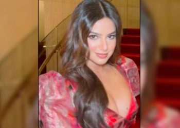 ମୋଟାପଣକୁ ନେଇ ମୁହଁ ଖୋଲିଲେ ମିସ୍ ୟୁନିଭର୍ସ