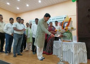 ଆଜି ବେଗୁନିଆ ନିର୍ବାଚନ ମଣ୍ଡଳୀରେ ଶୀକ୍ଷା, ସ୍ୱାସ୍ଥ୍ୟ, ଗ୍ରାମ୍ୟ ଜଳଯୋଗାଣ ଓ ପରିମଳ ବିଭାଗ ଦ୍ଵାରା ଚାଲିଥିବା ବିଭିନ୍ନ ଉନ୍ନୟନ ମୂଳକ ଯୋଜନାର ସମୀକ୍ଷା ଵୈଠକ