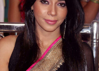 ଅଭିନେତ୍ରୀ ରୋଜାଲିନ୍‌ଙ୍କୁ କ୍ୟାନସର, ସେୟାର କଲେ ଇମୋସ୍‌ନାଲ ପୋଷ୍ଟ