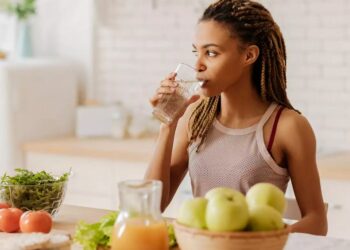 ଏହି ସବୁ ଫଳ ଖାଇବା ପରେ ପିଅନ୍ତୁ ନାହିଁ ପାଣି ..