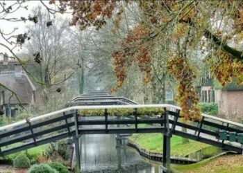 ଏମିତି ଏକ ଗାଁ ଯେଉଁଠି ନାହିଁ ରାସ୍ତା , ଗାଡି ବଦଳରେ ଲୋକେ କିଣନ୍ତି ଡଙ୍ଗା