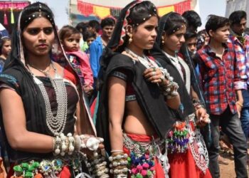 ଅଜବ ପରମ୍ପରା: ପ୍ରଥମେ ଫେରାର ହୋଇଯାଆନ୍ତି ପୁଅ-ଝିଅ , ତାପରେ ହୁଏ ବିବାହ