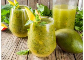 ଖରାଦିନରେ ପିଅନ୍ତୁ କଞ୍ଚା ଆମ୍ବ ଜୁସ , ମିଳିବ ଅନେକ ଲାଭ