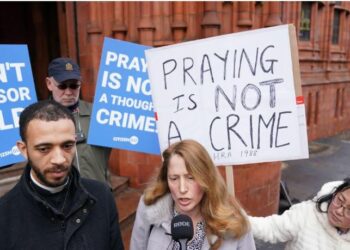 ପ୍ରାର୍ଥନା କଲେ ମିଳିବ ଦଣ୍ଡ ! ଏହା କିପରି ନିୟମ