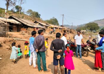 ଆନ୍ଧ୍ର ଓଡିଶା ସୀମାନ୍ତ ଗାଁ ବୁଲି ଲୋକଙ୍କ ସମସ୍ୟା ବୁଝିଲେ ବିଡ଼ିଓ