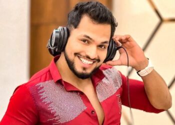 ପ୍ରେମିକାର ବ୍ଲାକମେଲିଂ ପାଇଁ ଚାଲିଗଲା ଆଜେକ୍ସଙ୍କ ଜୀବନ !