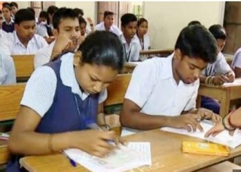 ଗଣିତ, ଇଂରାଜୀରେ ହାଇସ୍କୁଲ ପିଲା ଦୁର୍ବଳ