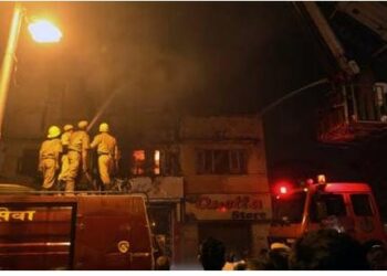 ଦିଲ୍ଲୀର ସରୋଜିନୀ ନଗରରେ ଲାଗିଲା ନିଆଁ, ଦୋକାନ ଜଳିପୋଡି ପାଉଁଶ