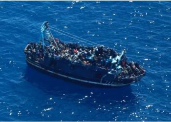 ସଙ୍କଟରେ ୪୦୦ ଲୋକଙ୍କ ଜୀବନ , ମଝି ସମୁଦ୍ରରେ ଅଟକି ରହିଛି କ୍ୟାପଟେନ ବିହୀନ ଜାହାଜ