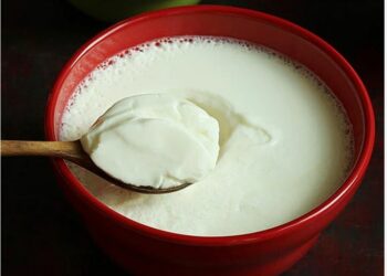 ଚିନି ଏବଂ ଲୁଣ ସହ ଦହି ଖାଇବା ଦ୍ୱାରା କଣ ମିଳିଥାଏ ଲାଭ ଜାଣନ୍ତୁ ..