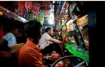 ବିଜୟ ପରେ ରାହୁଲଙ୍କ ଟ୍ରକ ରାଇଡ