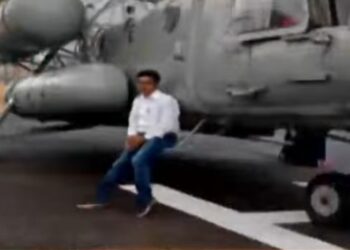 ଓଡିଶା ଗସ୍ତ ବେଳେ ସୁରକ୍ଷାର ଉଲ୍ଲଂଘନ, ରାଷ୍ଟ୍ରପତିଙ୍କ ହେଲିକପ୍ଟର ସହ ସେଲଫି