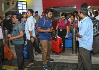 ମଣିପୁର ହିଂସା : ବିମାନବନ୍ଦର, ବସ୍ ଷ୍ଟାଣ୍ଡରେ ଲାଗିଛି ଭିଡ