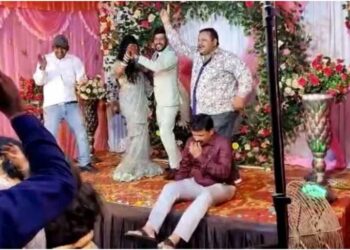 ଭାଣିଜୀ ବିବାହରେ ଧୁମ୍ ନାଚୁ ନାଚୁ ହଠାତ୍ ବସିପଡ଼ି ଟଳିପଡ଼ିଲେ ଇଞ୍ଜିନିୟର ମାମୁଁ