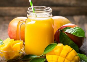 ଖରା ଦିନେ ପିଅନ୍ତୁ ଆମ୍ବ ଶେକ୍ , ମିଳିବ ଅନେକ ଫାଇଦା