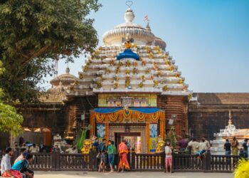 ଶିବ ମନ୍ଦିରରେ ଗଞ୍ଜେଇ ମନା !