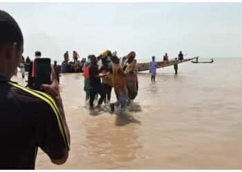 ନାଇଜେରିଆରେ ଡଙ୍ଗା ଦୁଇଫାଳ ହୋଇ ବୁଡ଼ିଯିବାରୁ ୧୦୩ ମୃତ