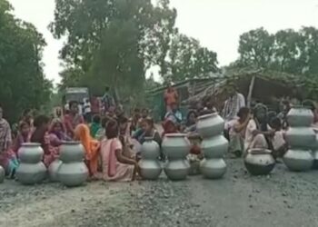 ପାଣି ପାଇଁ ରାସ୍ତାରୋକ