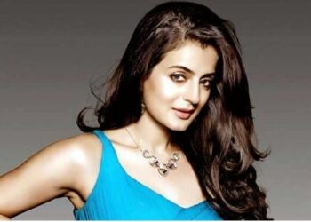 ରାଞ୍ଚି କୋର୍ଟରେ ଆତ୍ମସମର୍ପଣ କଲେ ଅଭିନେତ୍ରୀ ଅମୀଷା