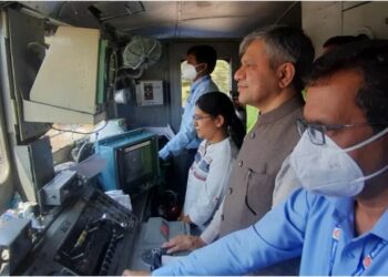 କରମଣ୍ଡଳ ଏକ୍ସପ୍ରେସ ଦୁର୍ଘଟଣା : ସ୍ଥିତି ଅନୁଧ୍ୟାନ କଲେ ରେଳମନ୍ତ୍ରୀ