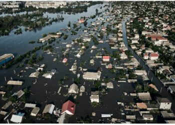 ରୁଷର ବର୍ବରତା , ବନ୍ଧକୁ ଧ୍ୱଂସ କରିବା ପରେ ୟୁକ୍ରେନରେ ବନ୍ୟା