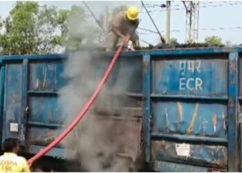 କୋଇଲା ଟ୍ରେନରେ ନିଆଁ