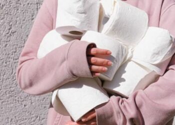 ମହିଳାଙ୍କ ଅଜବ ଅଭ୍ୟାସ , ପ୍ରତିଦିନ ଖାଆନ୍ତି ଟଏଲେଟ ପେପର