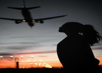 ଇନଷ୍ଟାଗ୍ରାମରୁ ପ୍ରେମ କରି ପାକିସ୍ତାନ ଯିବା ପାଇଁ ଏୟାରପୋର୍ଟରେ ପହଁଚିଲେ ନାବାଳିକା , କିନ୍ତୁ ଜୀବନ ରକ୍ଷା କରିଦେଲା ପୋଲିସ