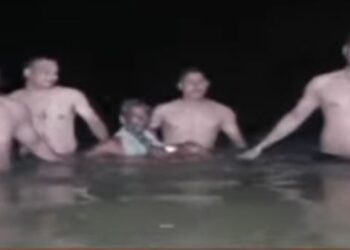 ମହାନଦୀ ଭିତରେ ମଦ୍ୟପ ଯୁବକଙ୍କ ହାଇଡ୍ରାମା