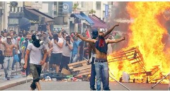 ଫ୍ରାନ୍ସକୁ ଜାଳୁଥିବା ଲୋକମାନେ କିଏ, ସେମାନଙ୍କର ଉଦ୍ଦେଶ୍ୟ କ’ଣ? ଜାଣନ୍ତୁ ଇନସାଇଡ ଷ୍ଟୋରୀ