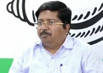 ମନ୍ତ୍ରୀଙ୍କ ଘରକୁ ଟମାଟୋ, ଭେଣ୍ଡି ମାଡ