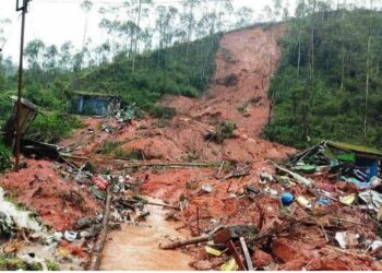 ମହାରାଷ୍ଟ୍ରରେ ଭୂସ୍ଖଳନ , ଦବିଗଲା ଗାଁ ; ୪ ଜଣଙ୍କ ମୃତ୍ୟୁ ହୋଇଥିବା ବେଳେ ୨୫ଜଣ ସୁରକ୍ଷିତ ଉଦ୍ଧାର