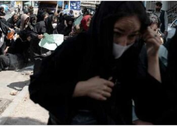 ତାଲିବାନରେ ସେଲୁନ ଉପରେ ପ୍ରତିବନ୍ଧକ ଲାଗିବା ପରେ ରାଜରାସ୍ତାକୁ ଓହ୍ଲାଇଲେ ମହିଳା