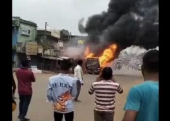 ଜଳିଗଲା ବସ , ଯାତ୍ରୀ ସୁରକ୍ଷିତ