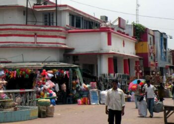 ମାର୍କେଟ ବିଲ୍ଡିଂରେ ମୁହାଁମୁହିଁ