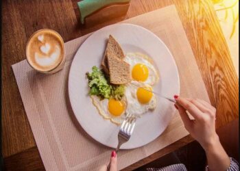 ସକାଳୁ ଉଠିବା ପରେ କେତେ ସମୟ ଭିତରେ ଜଳଖିଆ ଖାଇବା ଉଚିତ୍?