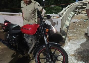 ଓଭରବ୍ରିଜରୁ ପଡି ଯୁବକ ମୃତ