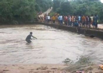 ଗାଧୋଇବାକୁ ଯାଇ ଭାସିଗଲେ ୨ ସାଙ୍ଗ