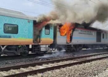 ପୁଣି ଟ୍ରେନରେ ନିଆଁ, ହୁ ହୁ ହୋଇ ଜଳିଲା ଜେନେରେଟର ବଗି