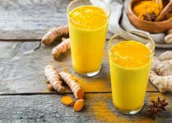 ଏହି ରୋଗ ଥିଲେ ପିଅନ୍ତୁ ନାହିଁ ହଳଦୀ କ୍ଷୀର