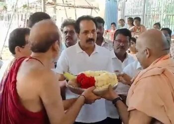 ମିଶନ “ସୂର୍ଯ୍ୟ” ପୂର୍ବରୁ ତିରୁପତି ମନ୍ଦିରରେ ଇସ୍ରୋ ବୈଜ୍ଞାନିକ