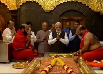 ଶିରିଡି ସାଇବାବା ମନ୍ଦିରରେ ପ୍ରଧାନମନ୍ତ୍ରୀ ମୋଦିଙ୍କ ପୂଜାର୍ଚ୍ଚନା