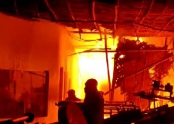 ପୂଜା ପୂର୍ବରୁ ପଶ୍ଚିମବଙ୍ଗରେ ଭୟଙ୍କର ଅଗ୍ନିକାଣ୍ଡ, ଜଳିଗଲା ୬୦ ଦୋକାନ