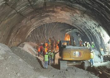 ଟନେଲ ଟ୍ରାଜେଡି : ଉଦ୍ଧାର କାର୍ଯ୍ୟ ଜୋରଦାର,ପାଇପ ଯୋଗେ ଦିଆାଯାଉଛି ଖାଦ୍ୟ