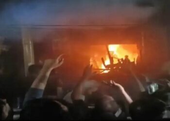 କସମେଟିକ୍ସ ଦୋକାନରେ ଭୟଙ୍କର ନିଆଁ , ୩ ମୃତ