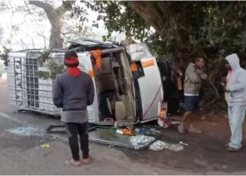 କୋଣାର୍କ ବୁଲିବା ହେଲା କାଳ , ଭ୍ୟାନ ଓଲଟି ୧୨ ଆହତ