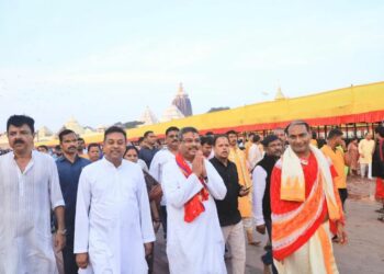 ଭାବାବେଗ ସହ ନ ଖେଳିବା ଉଚିତ; ଧର୍ମେନ୍ଦ୍ର